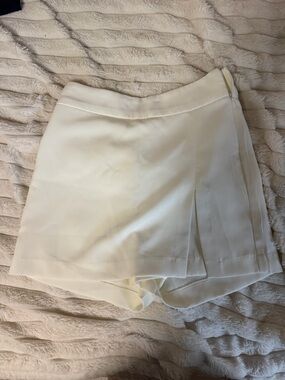 Love Tree Cream Pleated Skort